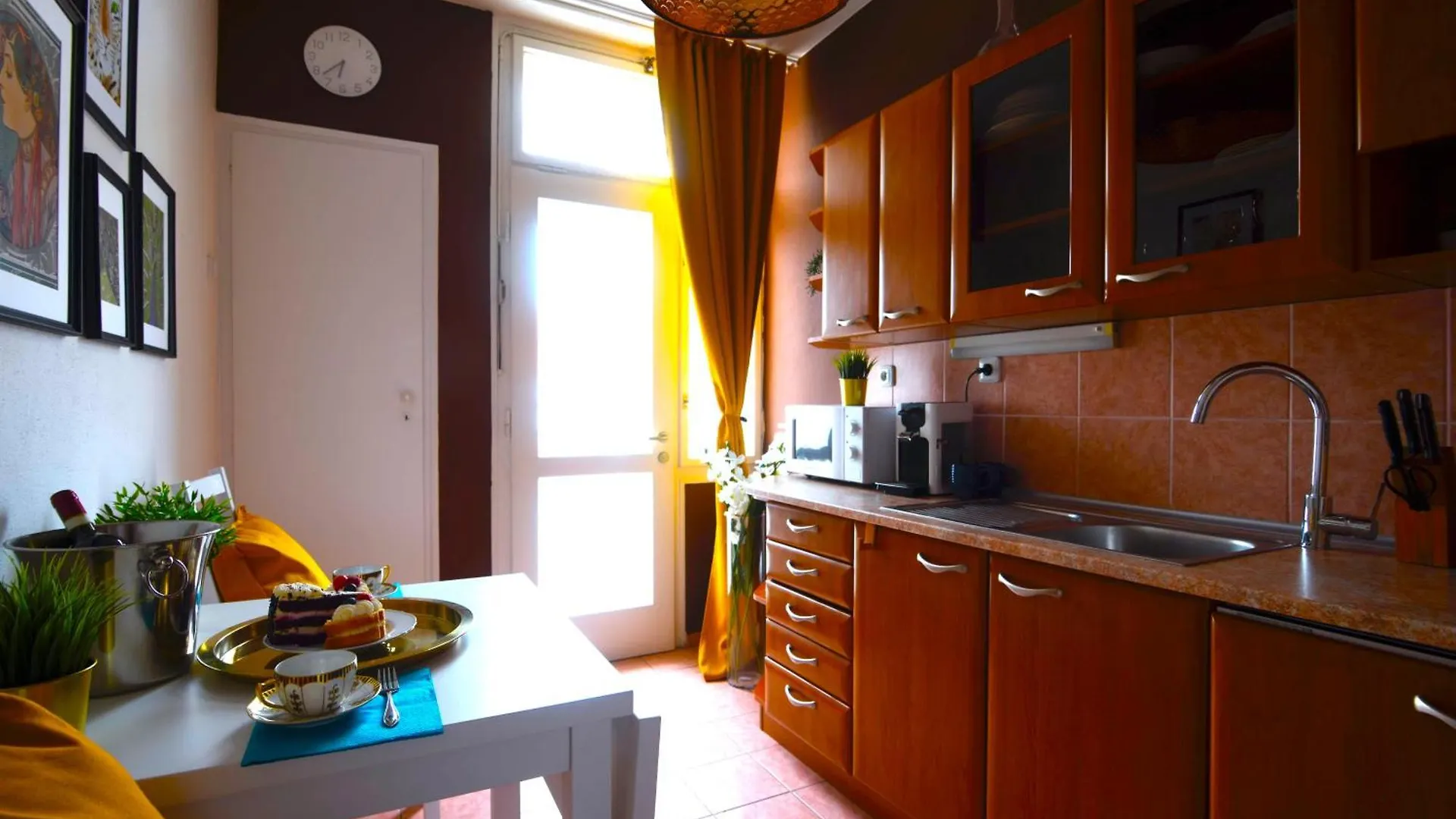 Waterfront River Side Roof Top Apartment - Terrace With City View Prague