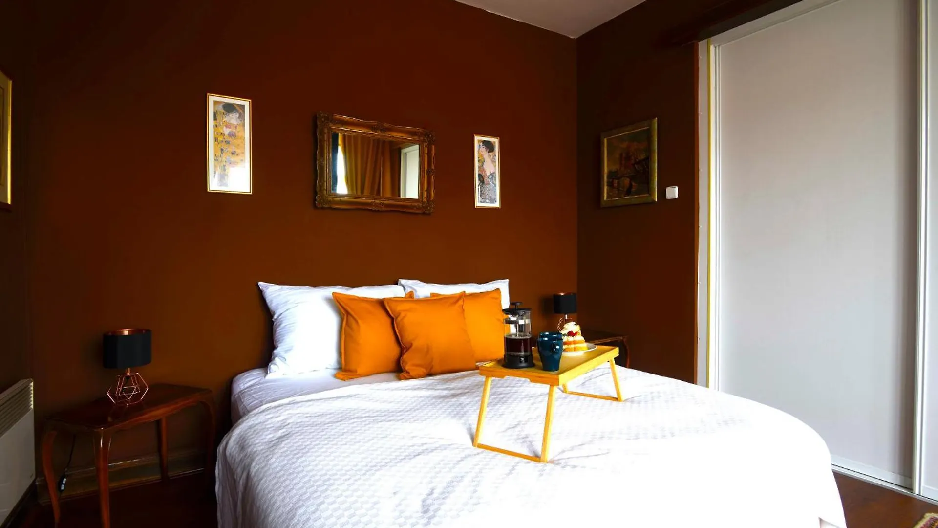 Waterfront River Side Roof Top Apartment - Terrace With City View Prague