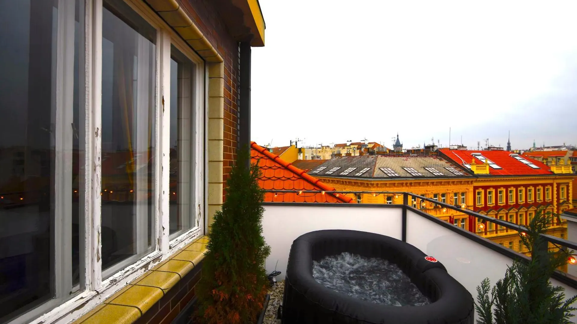 Waterfront River Side Roof Top Apartment - Terrace With City View Prague 0*,  République tchèque