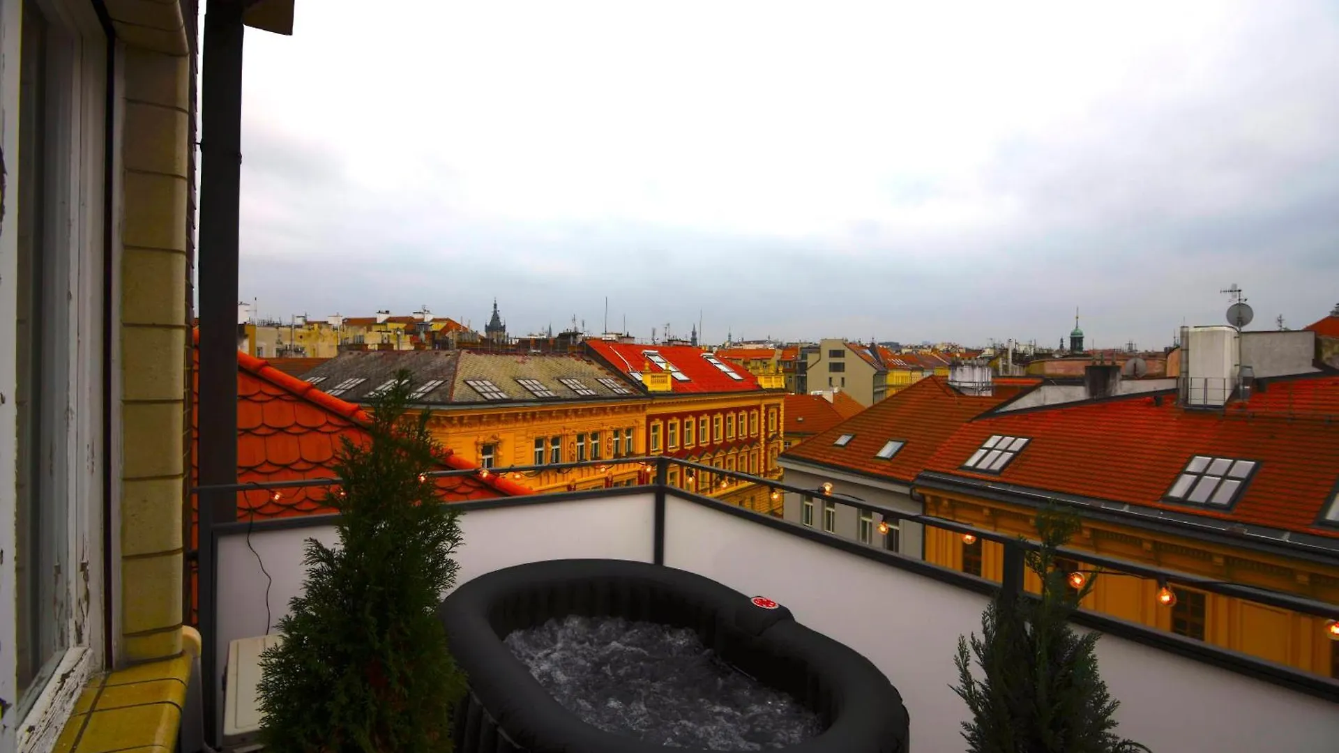 Waterfront River Side Roof Top Apartment - Terrace With City View location