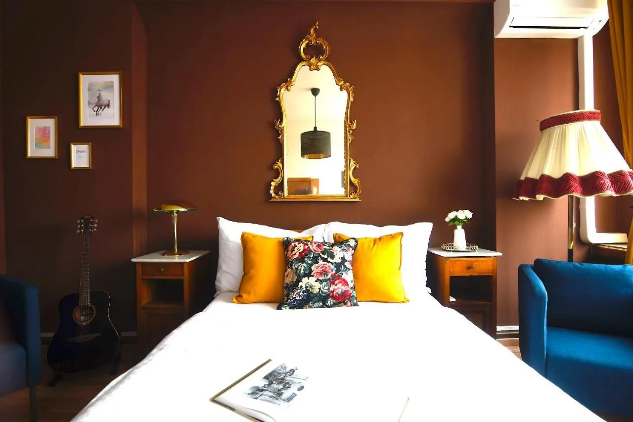 Waterfront River Side Roof Top Apartment - Terrace With City View Prag 0*,  Çek Cumhuriyeti
