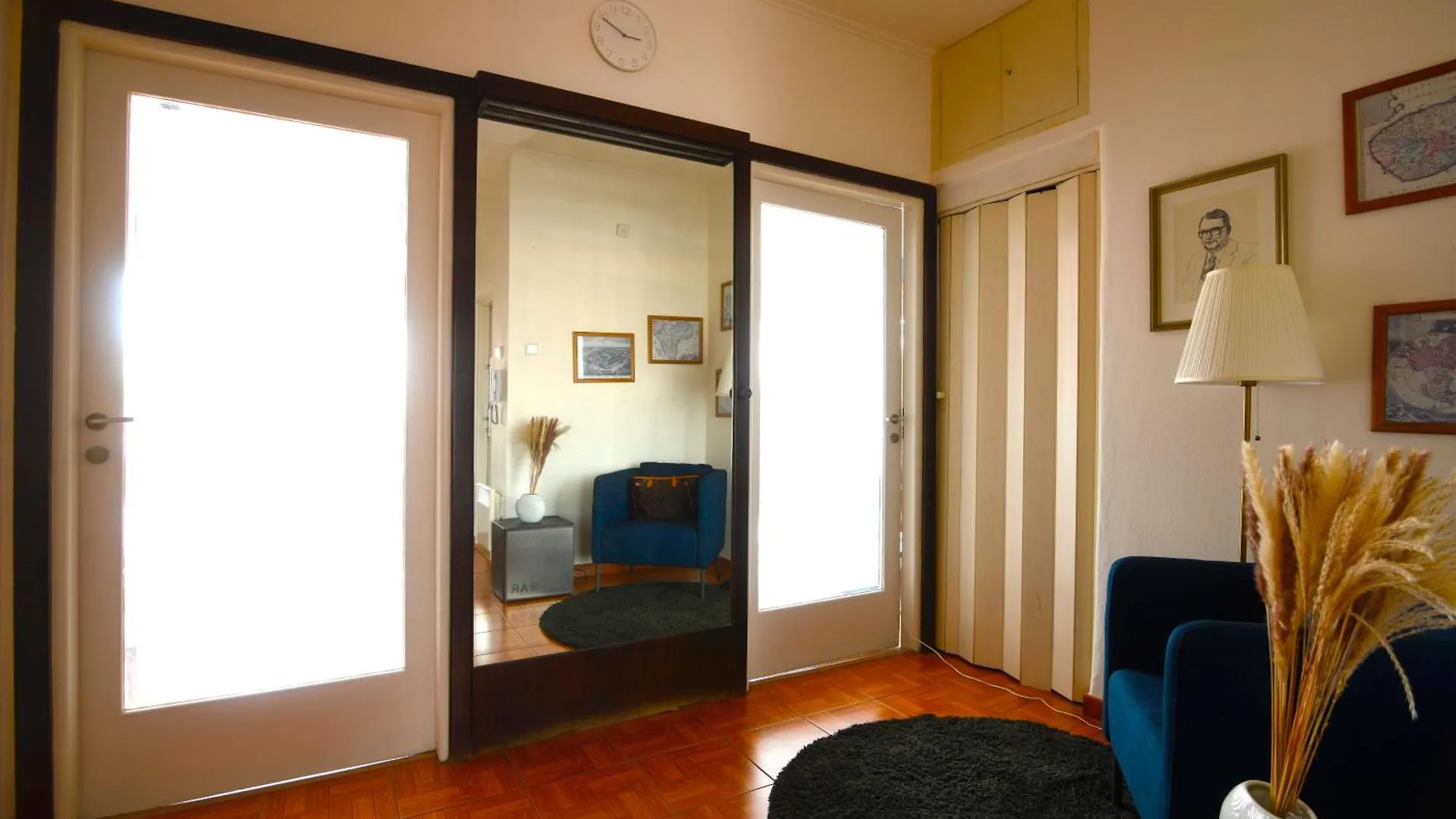 Waterfront River Side Roof Top Apartment - Terrace With City View Prag