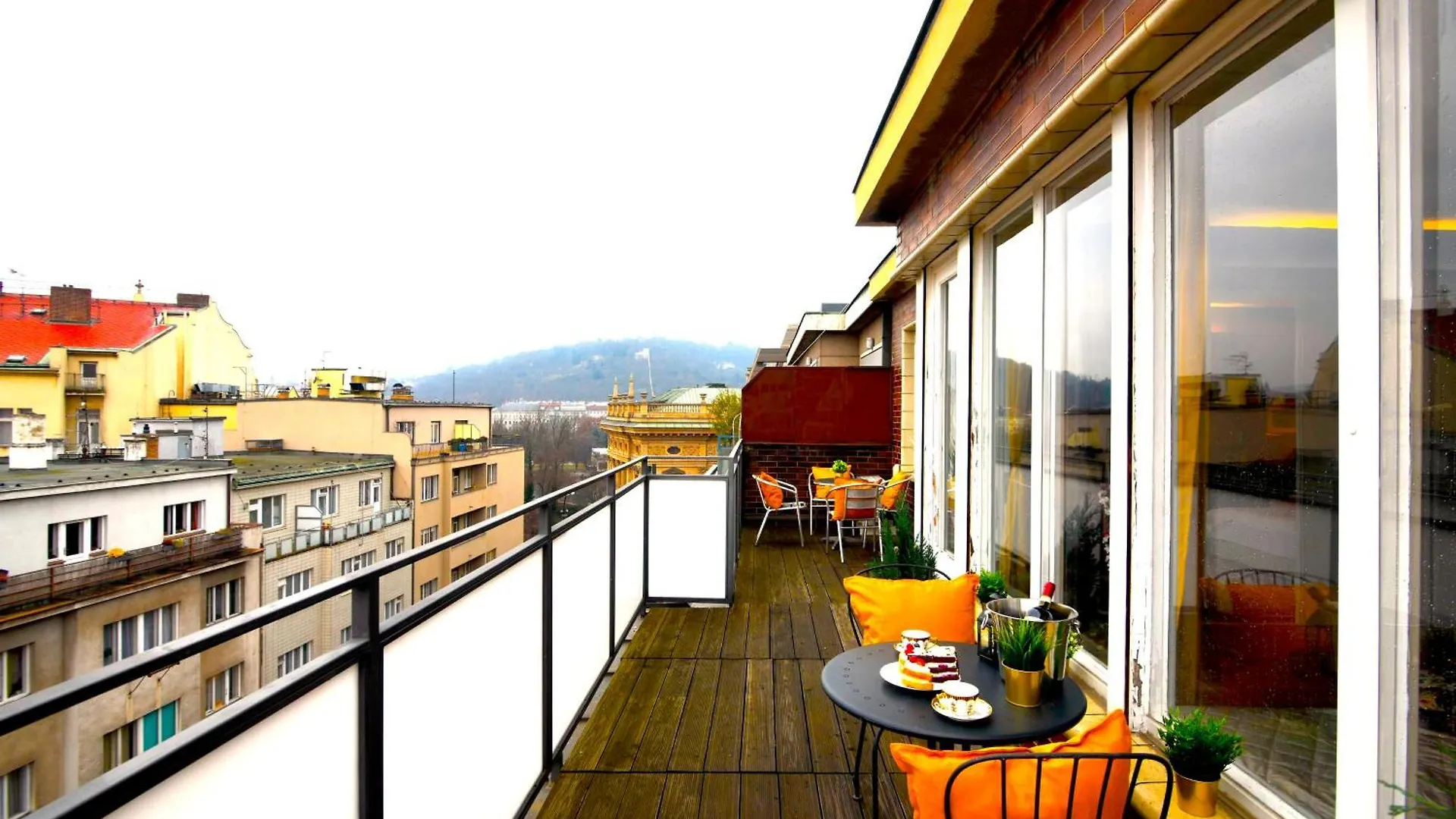 Waterfront River Side Roof Top Apartment - Terrace With City View Prag 0*,